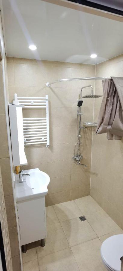 Nano'S Apartament-2 Kutaisi Ngoại thất bức ảnh