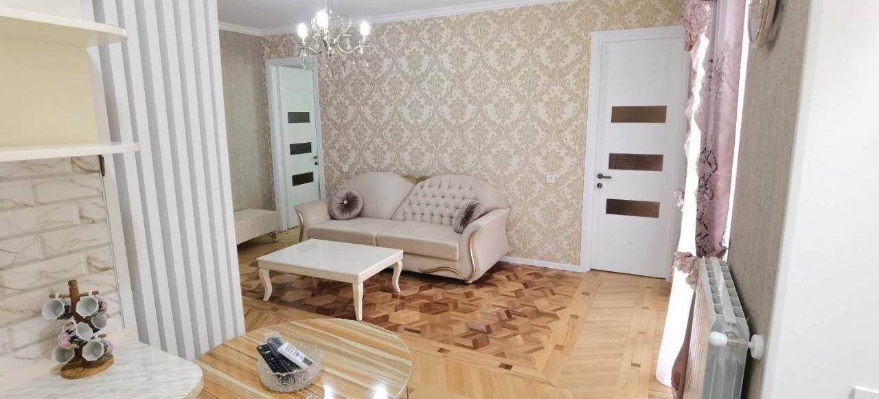 Nano'S Apartament-2 Kutaisi Ngoại thất bức ảnh
