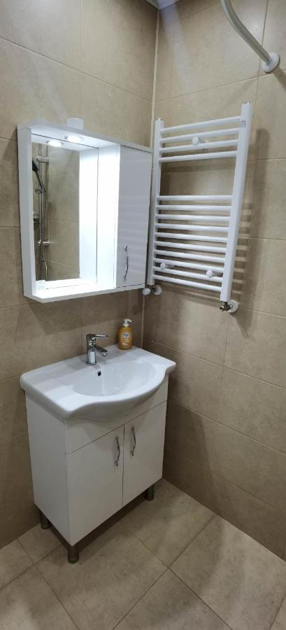 Nano'S Apartament-2 Kutaisi Ngoại thất bức ảnh